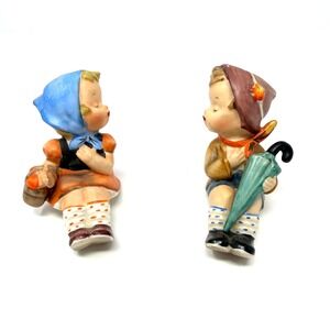 Napco Boy Girl Figurines Sitting Ledge Children Umbrella Basket Japan 1959 Set